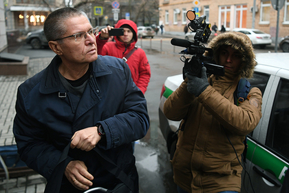 Подравшиеся во время суда над Улюкаевым журналисты раскрыли причины потасовки