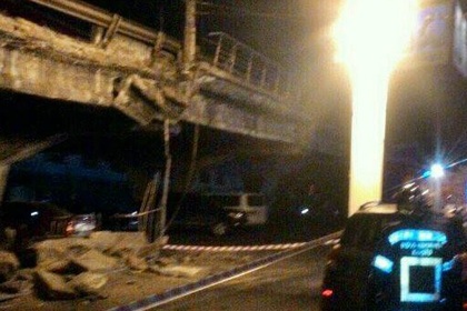 Кличко объяснил обрушение моста в Киеве «усталостью от времени»