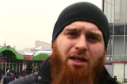 Отбиравший алкоголь и сигареты у мусульман блогер отрекся от «шариатского патруля»