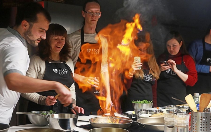 Массовая кулинария: как организовать кулинарную студию для корпоративных клиентов