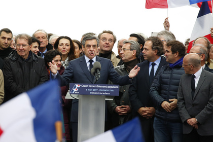 Франсуа Фийон исключил отказ от участия в выборах