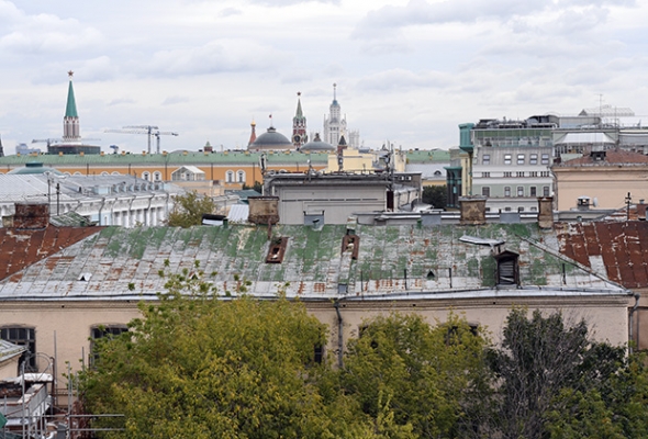 
                С видом на Кремль
              
