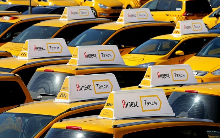«Яндекс.Такси» и Uber объединят бизнес по онлайн-заказу поездок в России