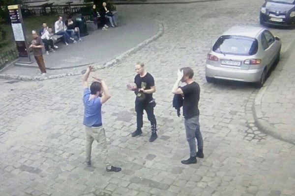Раздевшегося туриста задержали в центре Львова