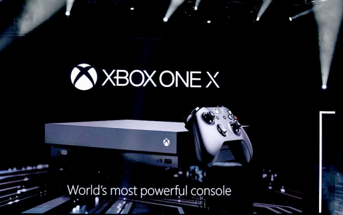 Игры консольных престолов: Microsoft открыла предзаказ на Xbox One X
