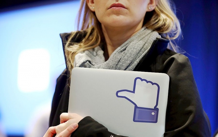 Facebook начнет искать суицидальные посты по всему миру