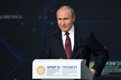 Путин поручил запустить программу поддержки молодежной занятости