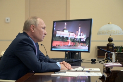 Путин: Главная задача в экономике - восстановить уровень занятости